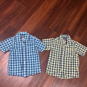 TWO boys OSHKOSH B’GOSH blue button down shirts size 5 LIKE NEW